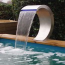 Lame d'eau Mamba Small Ubbink ht 24 x L 27.5 cm inox 316L r&eacute;sistant au sel a poser au sol barre de 9 led