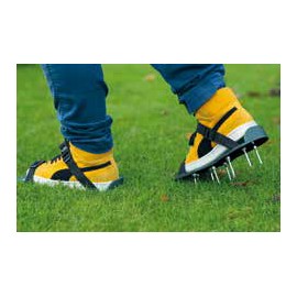 Patins aérateurs pour gazon Nature Semelles à 13 pointes H13,5 x 30 x 8,5 cm