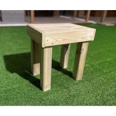 Salon de jardin 1 table 120x76 cm 2 tabourets et 2 bancs pin traité en autoclave
